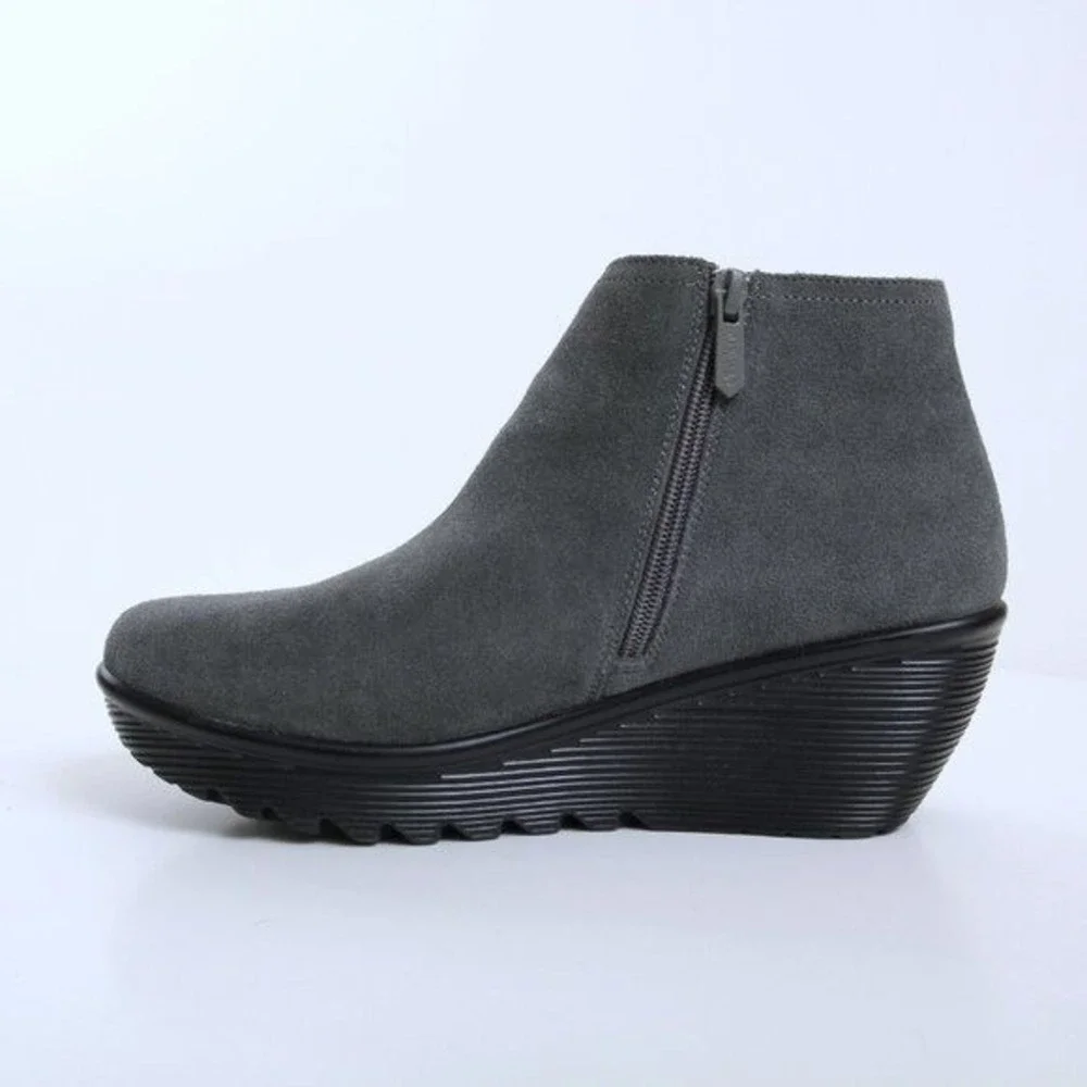 NWT Skechers‎ Parallel Ditto Suede Ankle Booties Gray Women 9.5